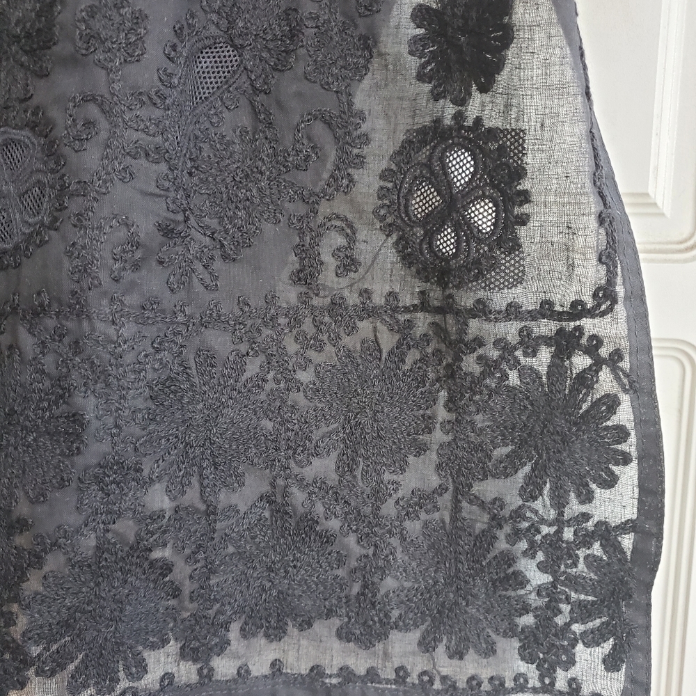 Stunning Embroidered Tunic - Picture 2 of 4